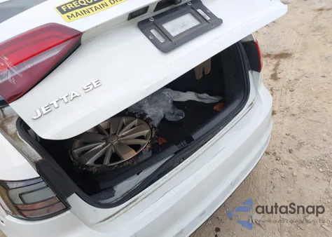 2016 Volkswagen Jetta 1.4T Se из США, поврежденный, VIN 3VWD67AJ3GM307344